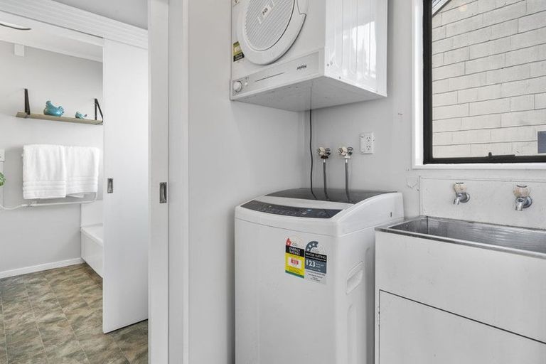 Photo of property in 2/1159 High Street, Taita, Lower Hutt, 5011