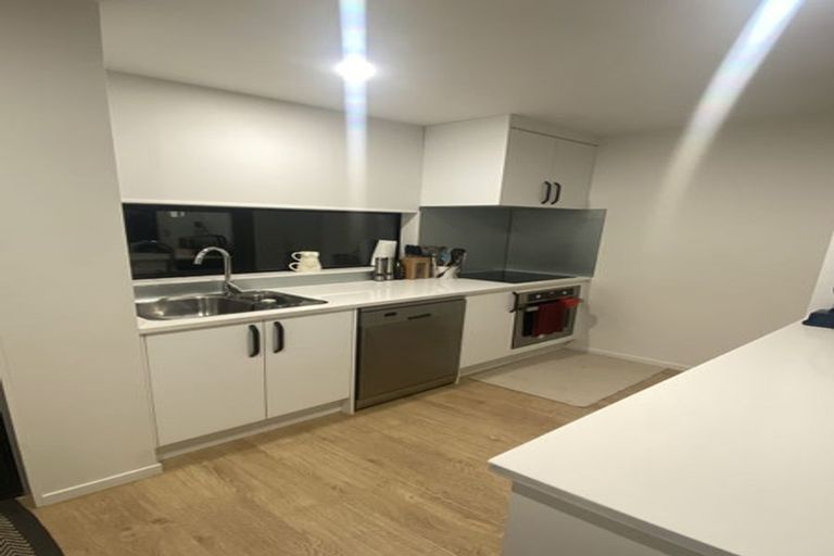 Photo of property in 7 Korama Lane, New Lynn, Auckland, 0600