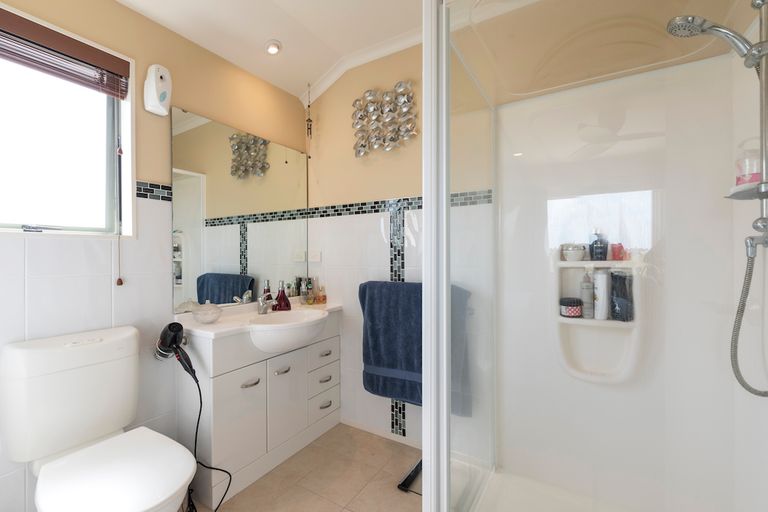 Photo of property in 27 Fergy Crescent, Wattle Downs, Auckland, 2103