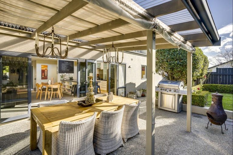 Photo of property in 11 Woodford Heights, Havelock North, 4130