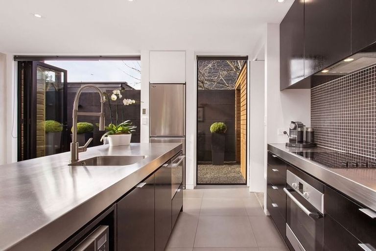 Photo of property in 114 Caledonian Road, St Albans, Christchurch, 8014