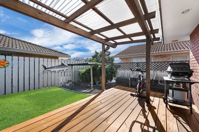 Photo of property in 26 Magnolia Drive, Waiuku, 2123