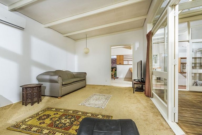 Photo of property in 16 David Street, Bayswater, Auckland, 0622