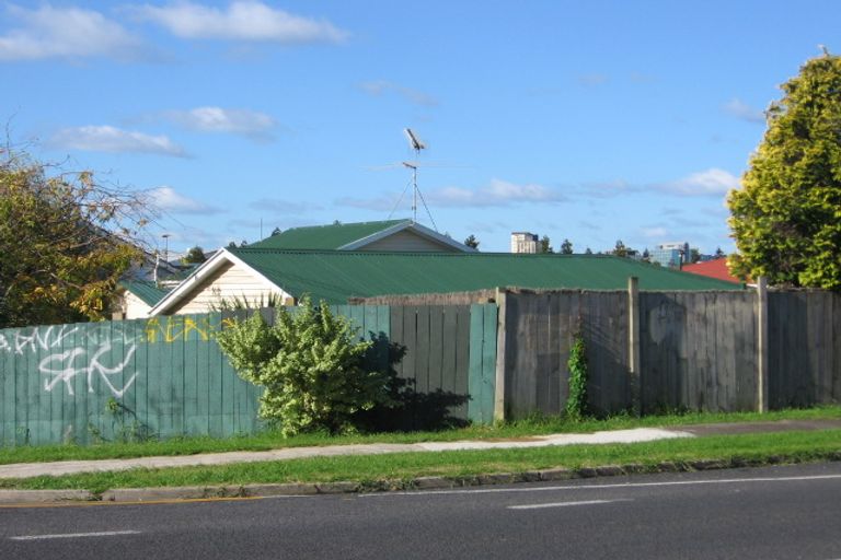 Photo of property in 1/26 Plunket Avenue, Papatoetoe, Auckland, 2104