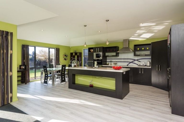 Photo of property in 2 The Stables, Woodend, 7610