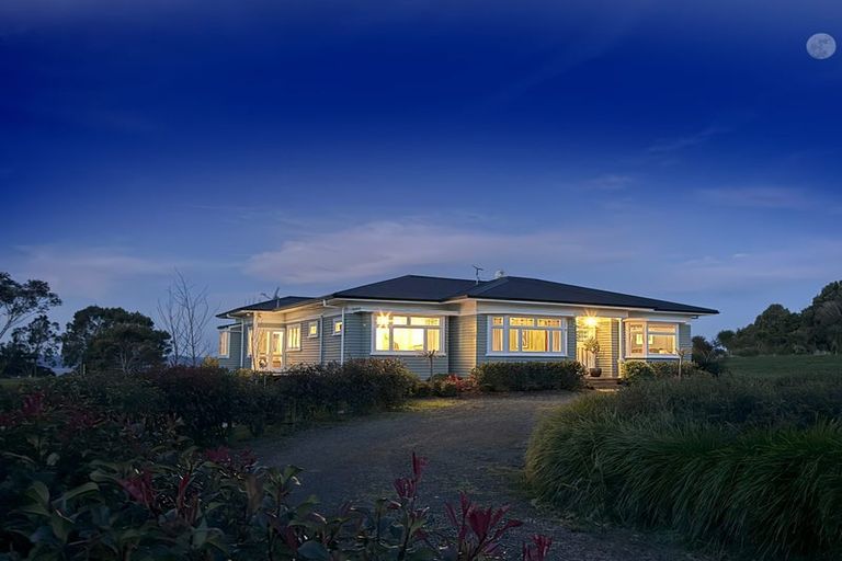 Photo of property in 147 Mcleod Road, South Head, Helensville, 0874