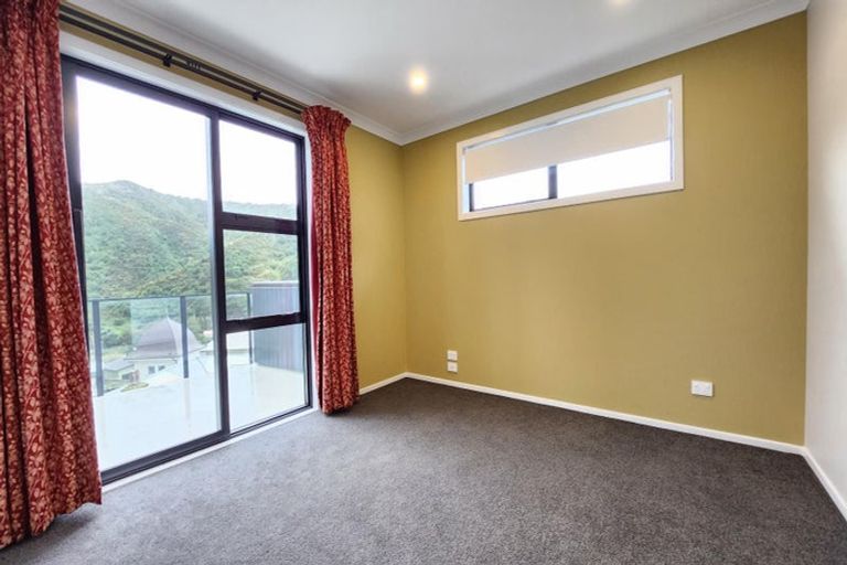 Photo of property in 27 Rarangi Way, Owhiro Bay, Wellington, 6023