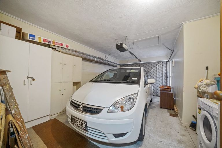 Photo of property in 98 Oxford Street, Tawa, Wellington, 5028