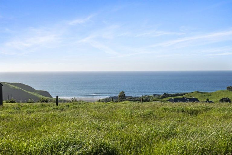 Photo of property in Tapuae, 11 Washer Road, Omata, New Plymouth, 4374