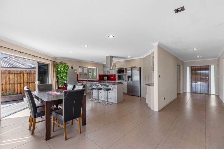 Photo of property in 30 Matene Place, Papamoa Beach, Papamoa, 3118