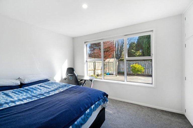 Photo of property in 1/86 Avonhead Road, Avonhead, Christchurch, 8042