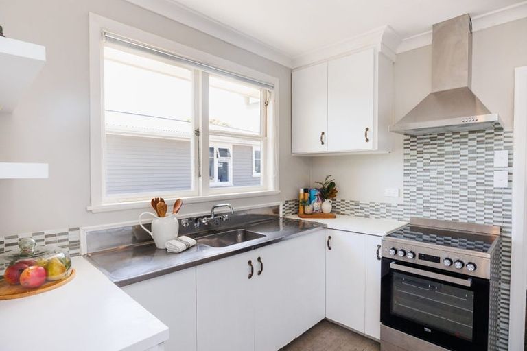 Photo of property in 8 Viscount Place, West End, Palmerston North, 4412