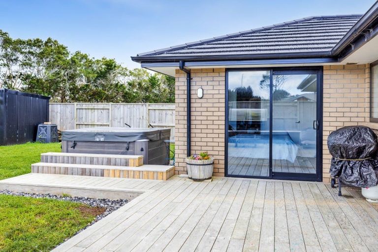 Photo of property in 1 Macbeth Street, Stratford, 4332