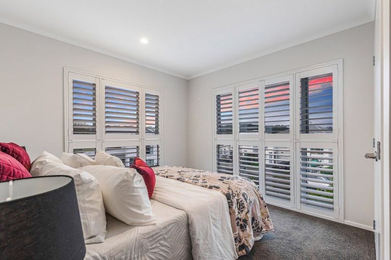 Photo of property in 9 Arthur Rolfe Lane, Swanson, Auckland, 0614