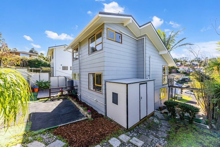 Photo of property in 1/4 Newstead Avenue, Browns Bay, Auckland, 0632