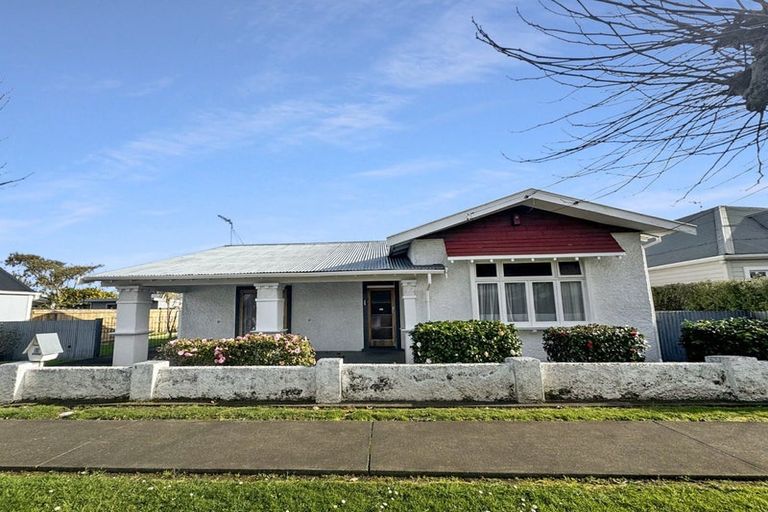 Photo of property in 1 Parkes Avenue, Saint Johns Hill, Whanganui, 4501