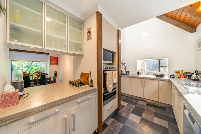 Photo of property in 42 Amapur Drive, Khandallah, Wellington, 6035