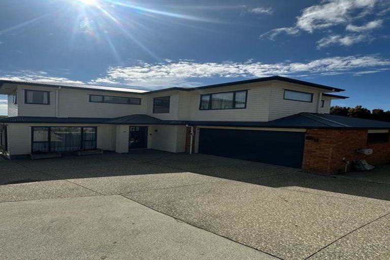 Photo of property in 165a Carlisle Road, Northcross, Auckland, 0632