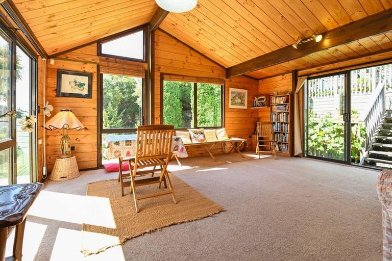 Photo of property in 21 Burns Road, Hospital Hill, Napier, 4110