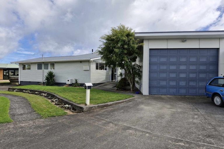 Photo of property in 4 Norton Place, Spotswood, New Plymouth, 4310