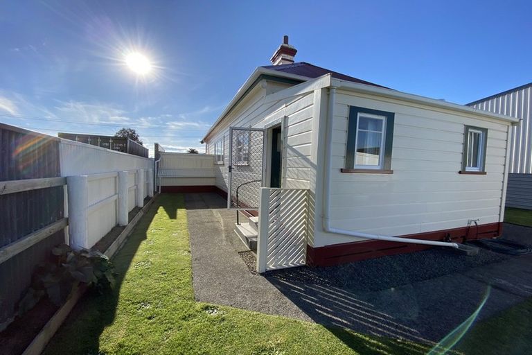 Photo of property in 20 Cambria Street, Hawera, 4610