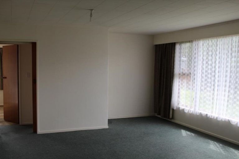 Photo of property in 2/82 John F Kennedy Drive, Milson, Palmerston North, 4414