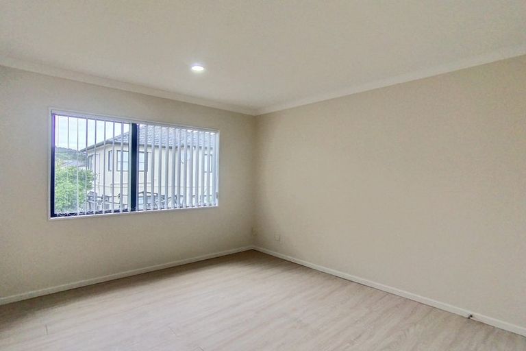Photo of property in 24 Erne Crescent, East Tamaki, Auckland, 2016
