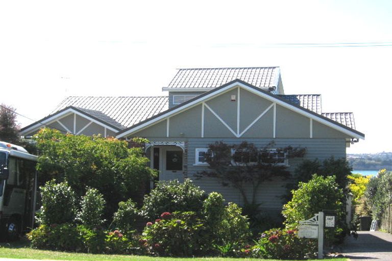 Photo of property in 147 Churchill Road, Rothesay Bay, Auckland, 0630