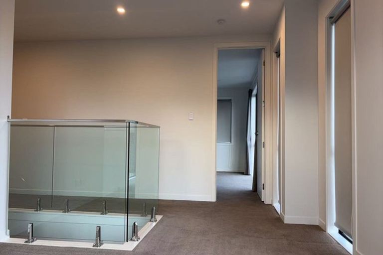 Photo of property in 4e Knights Road, Rosedale, Auckland, 0632