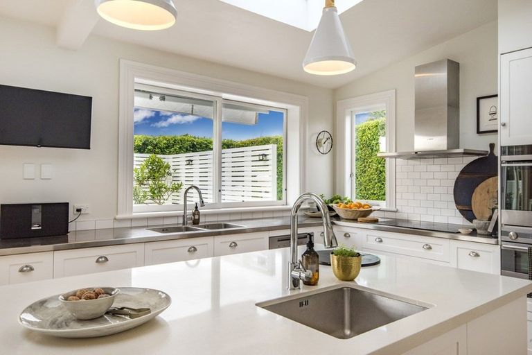 Photo of property in 126 Calliope Road, Stanley Point, Auckland, 0624