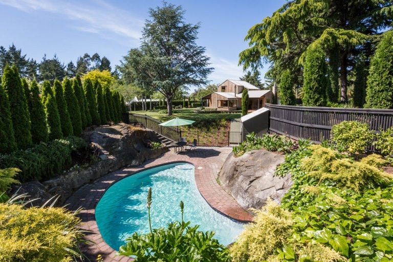 Photo of property in 16 Miller Street, Otane, 4202