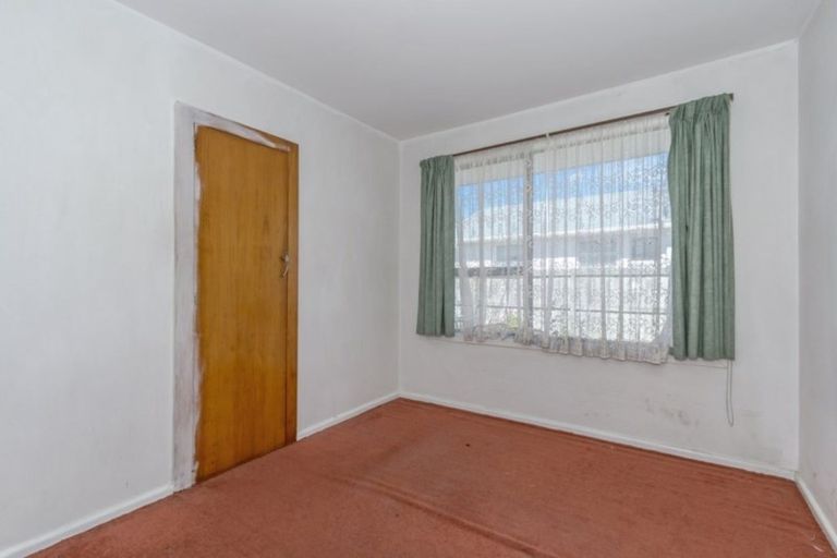 Photo of property in 62 Kathleen Crescent, Hornby, Christchurch, 8042