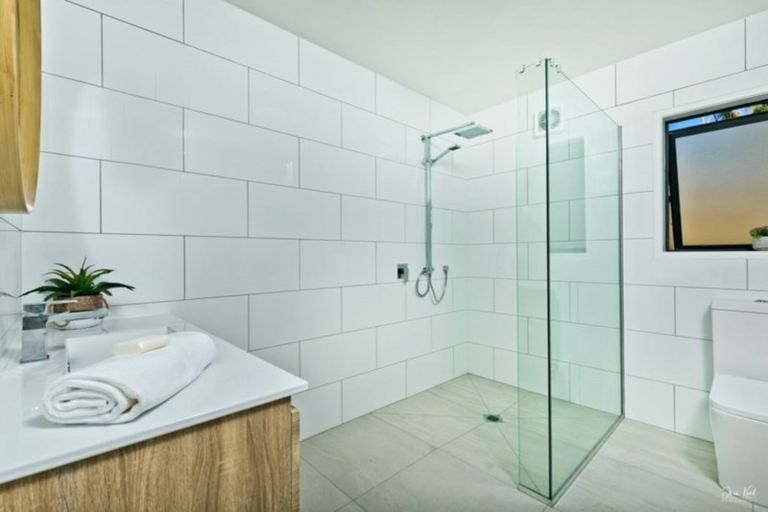 Photo of property in 17 Nigel Road, Browns Bay, Auckland, 0630