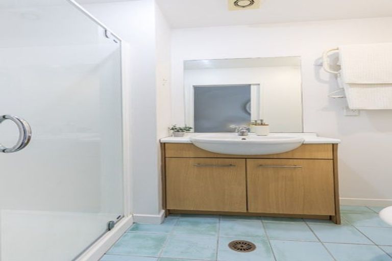 Photo of property in 203 Tasman Street, Mount Cook, Wellington, 6021