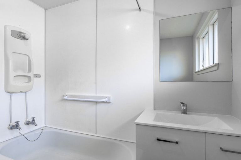 Photo of property in 2/14 Claymore Street, Woolston, Christchurch, 8062