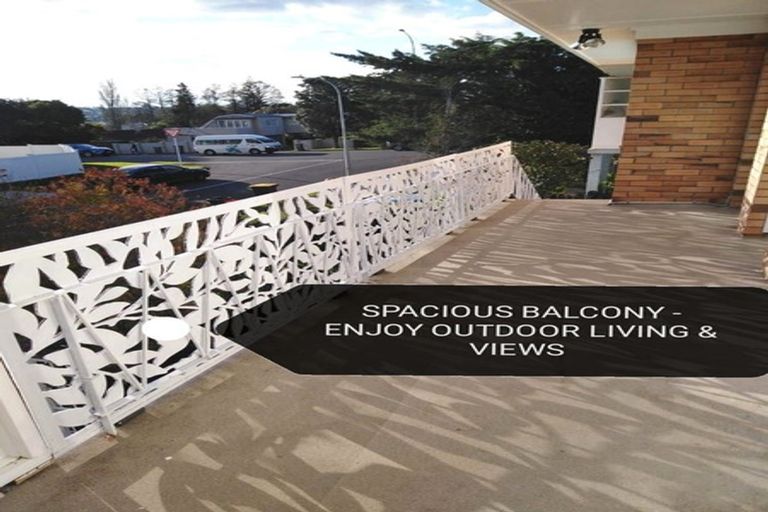 Photo of property in 2/2b Yeoman Place, Howick, Auckland, 2014