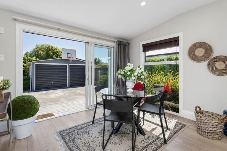 Photo of property in 27 Somerfield Street, Somerfield, Christchurch, 8024