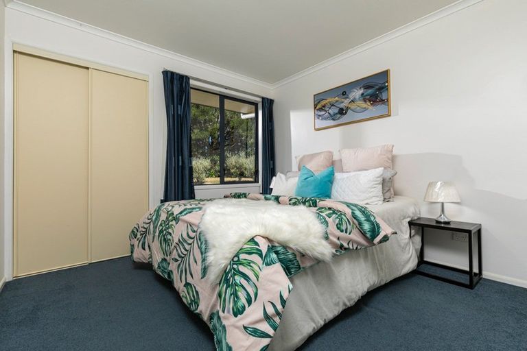 Photo of property in 16 Kennedy Road, Dairy Flat, Albany, 0792