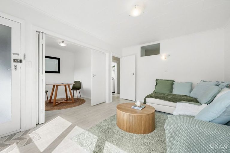 Photo of property in 2/26 Deller Grove, Silverstream, Upper Hutt, 5019