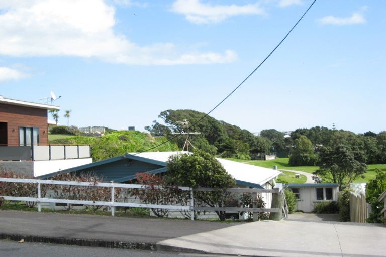 Photo of property in 12 Nobs Line, Strandon, New Plymouth, 4312