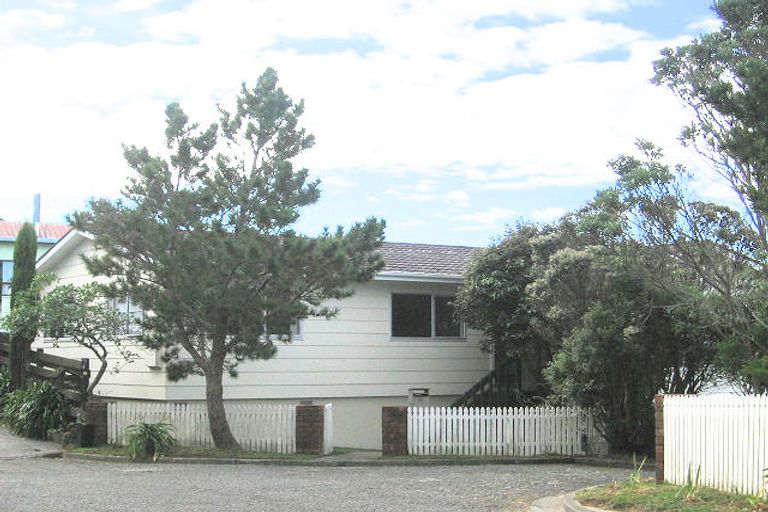 Photo of property in 94 Thurleigh Grove, Karori, Wellington, 6012