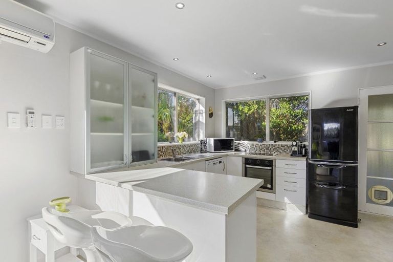 Photo of property in 19b Hicks Close, Whitby, Porirua, 5024