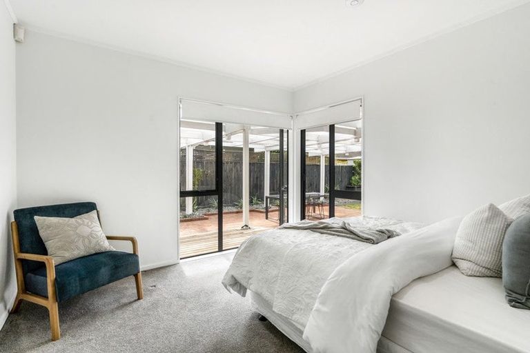 Photo of property in 3 Glucina Avenue, West Harbour, Auckland, 0618