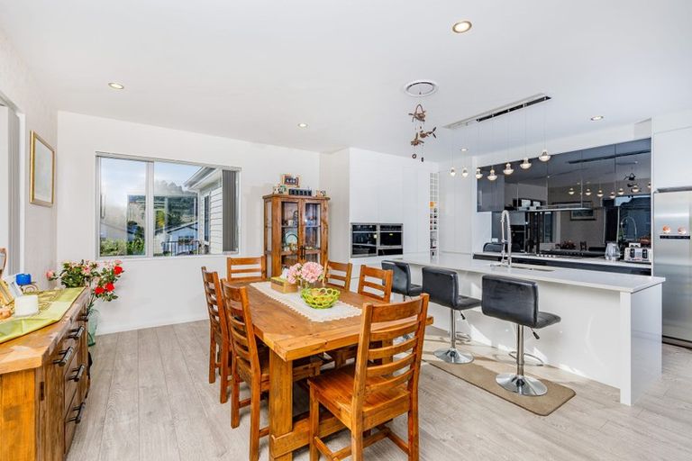 Photo of property in 6 Josh Road, Huapai, Kumeu, 0810