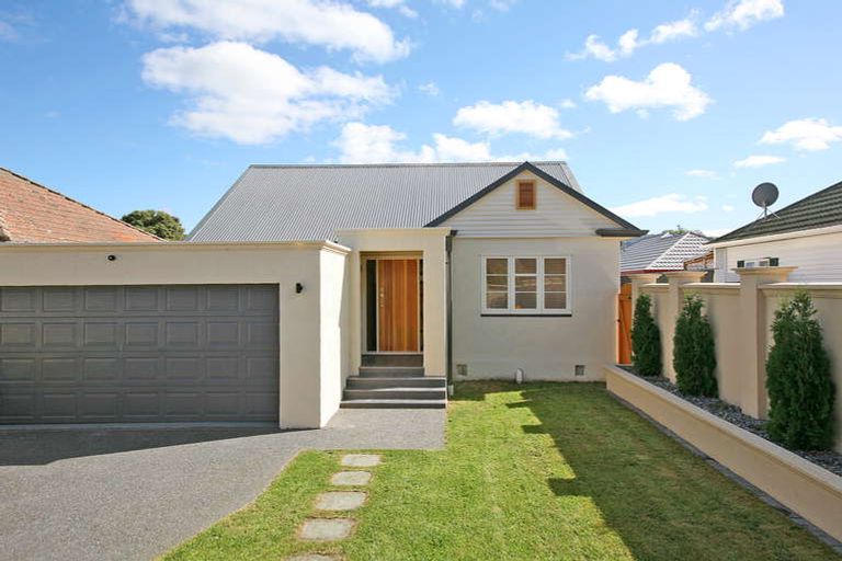 Photo of property in 33 Waiwhetu Road, Waiwhetu, Lower Hutt, 5010