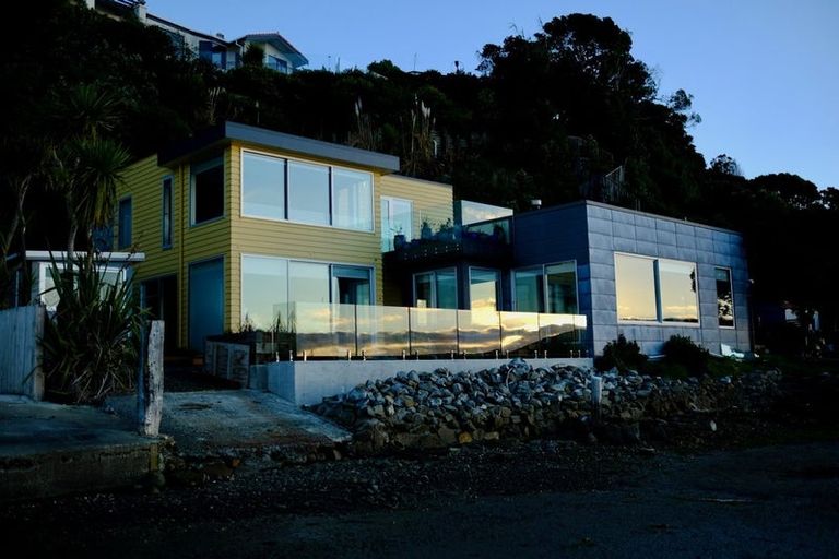Photo of property in 15b Seaview Road, Paremata, Porirua, 5024