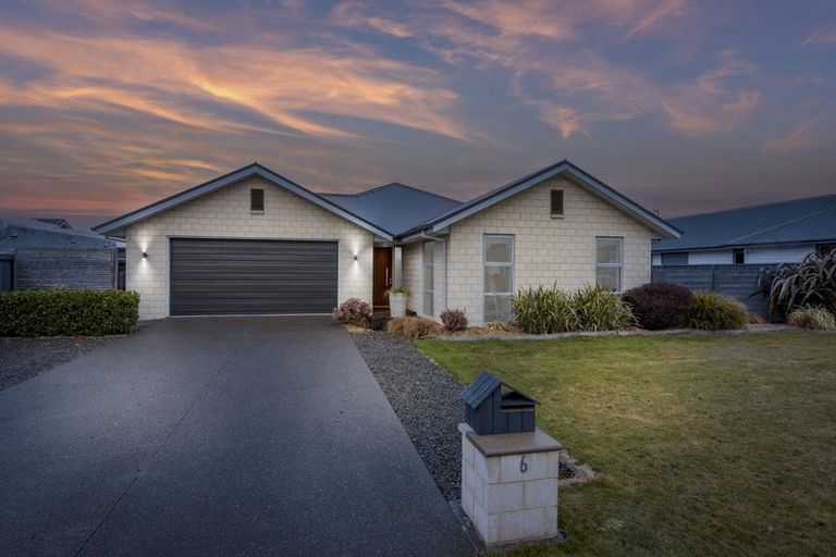 Photo of property in 6 Peter Place, Rangiora, 7400