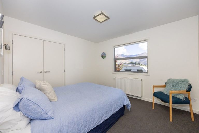 Photo of property in 16 Bevan Place, Wanaka, 9305