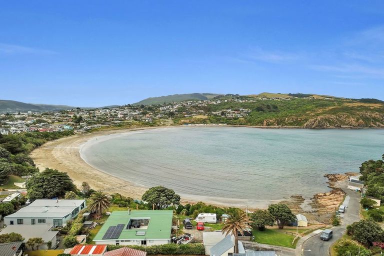 Photo of property in 8 Lambley Road, Titahi Bay, Porirua, 5022