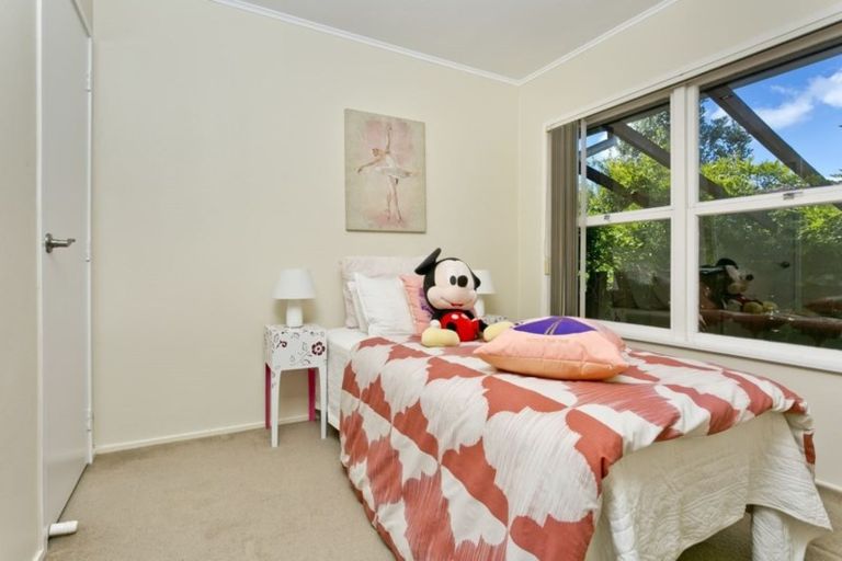 Photo of property in 1/14 Kapiti Place, Sunnynook, Auckland, 0620